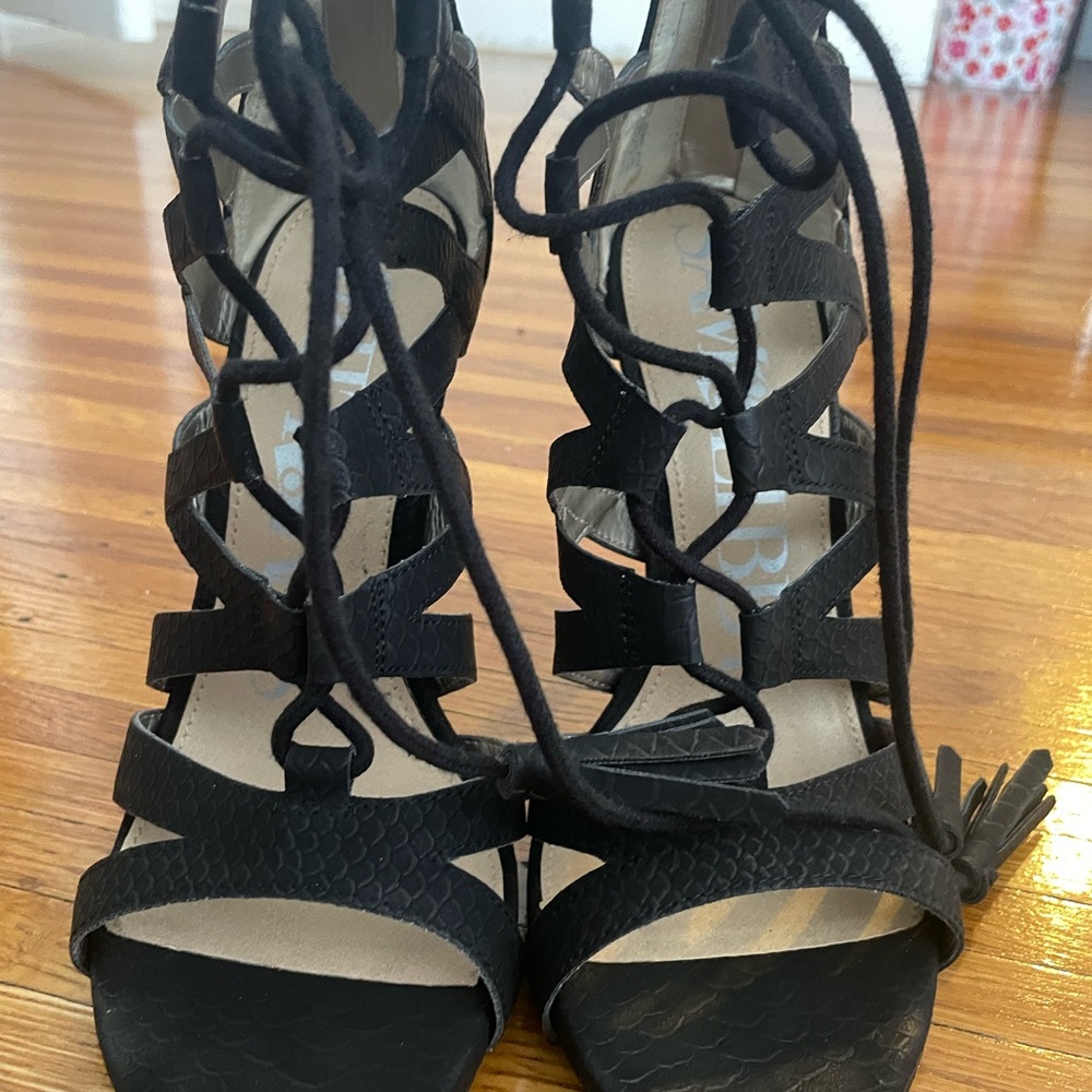 Sam and Libby black heels